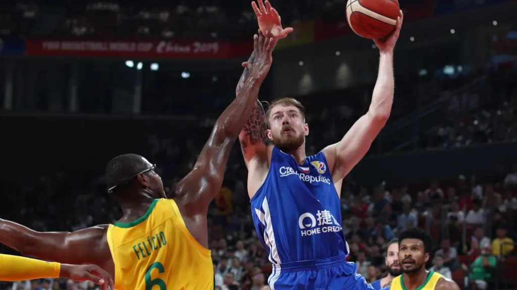 Patrik Auda v akci v utkání proti Brazílii