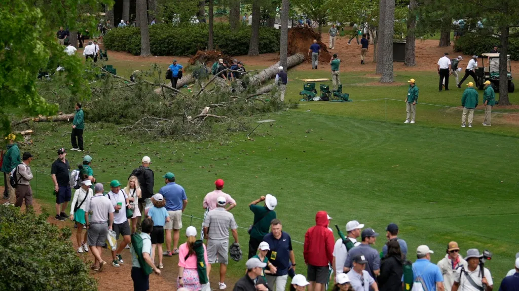 Hřiště na Masters po bouřce