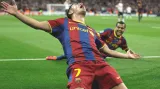 David Villa (Barcelona) oslavuje gól proti Manchesteru