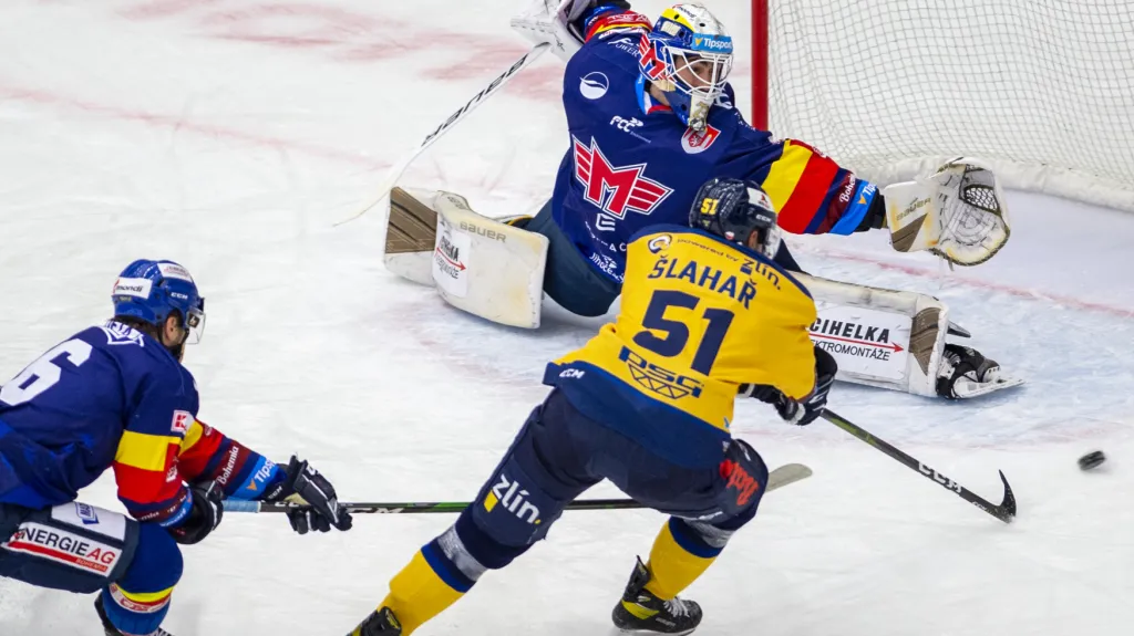 Zlínský Jakub Šlahař v šanci proti Motoru