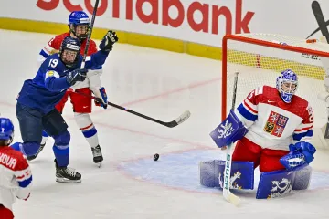 Brankářka Klára Peslarová po inkasované brance od Finek