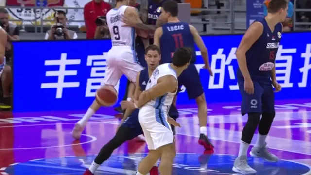 Perličky z utkání Argentina - Srbsko