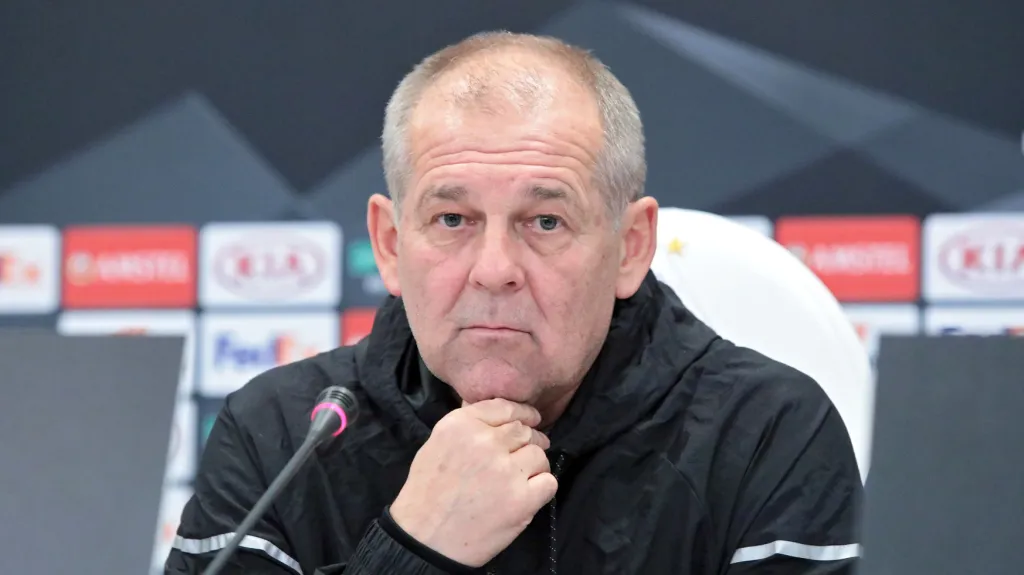 Petr Rada na tiskové konferenci