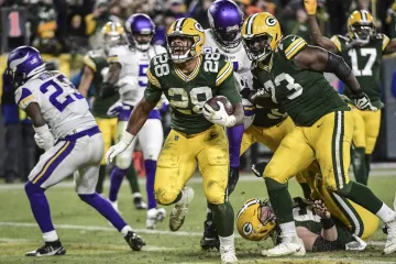 A. J. Dillon slaví touchdown proti Minnesotě