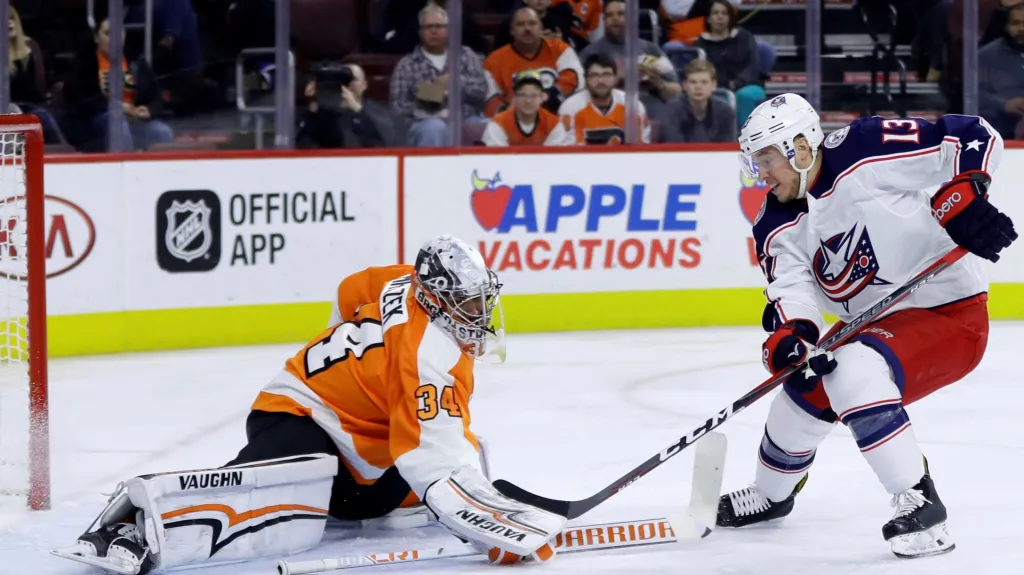 Petr Mrázek v utkání proti Washingtonu 