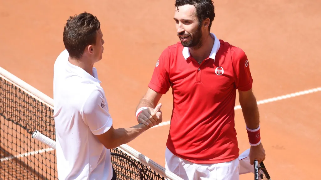 Tenisté Kukuškin a Fucsovics