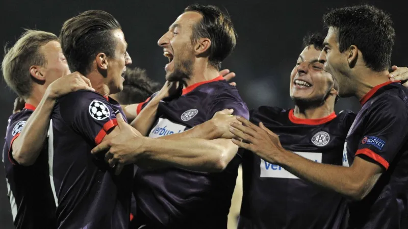 Hráči Austrie slaví postup