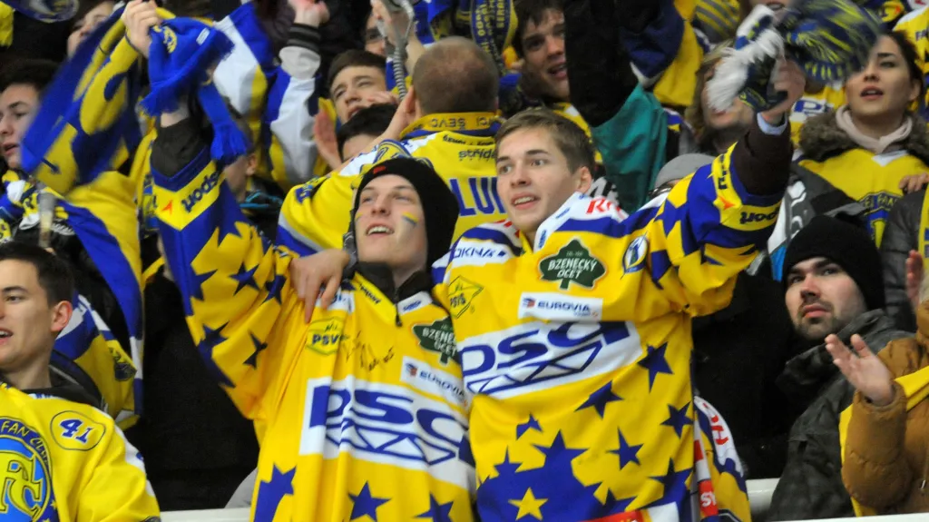 Fanoušci Zlína se radují z vítězství v Brně