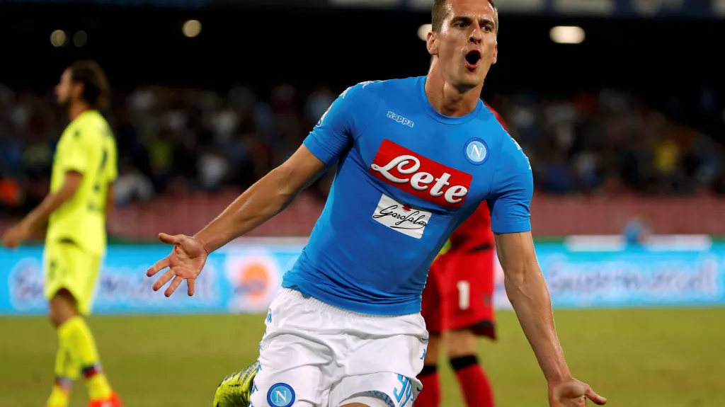 Arkadiusz Milik z Neapole slaví gól