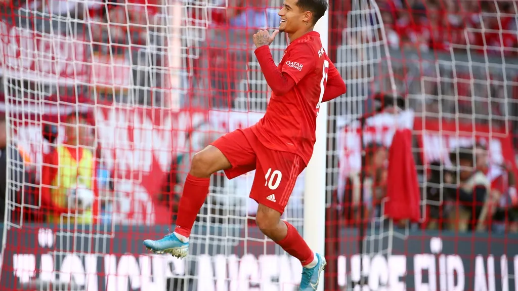 Philippe Coutinho se raduje z gólu v dresu Bayernu Mnichov