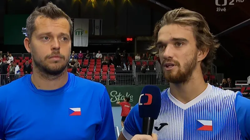 Pavlásek, Macháč a Kaderka po vítězství nad Izraelem