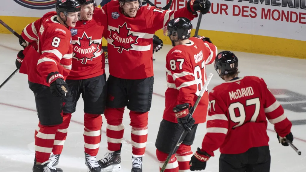 Hvězdná sestava Kanady v čele s Calem Makarem, Nathanem MacKinnonem a Samem Reinhartem