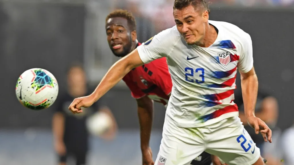 Aaron Long z USA v utkání proti Trinidadu a Tobagu