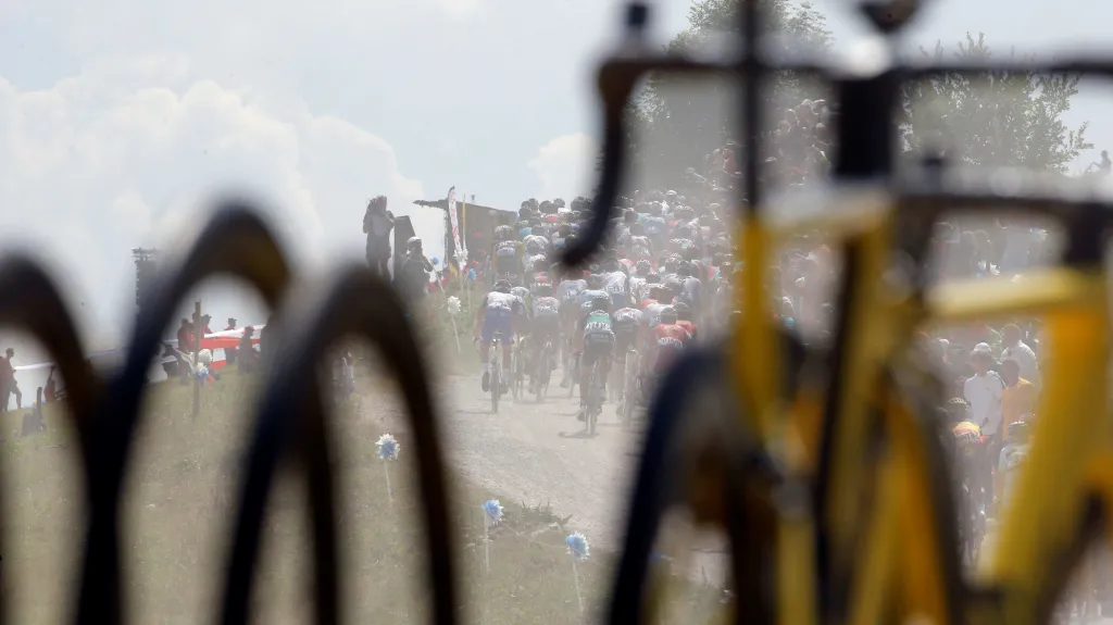 Gravel pasáž na štěrkových cestách