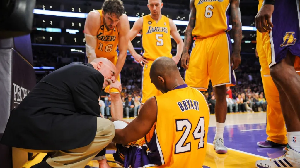 Zraněný Kobe Bryant