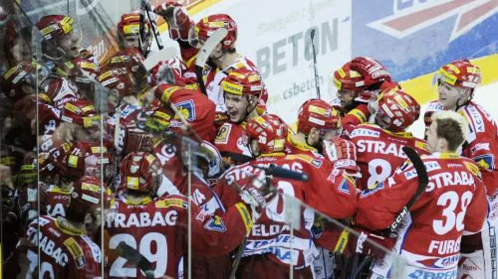 Hráči Slavie se radují z vítězství