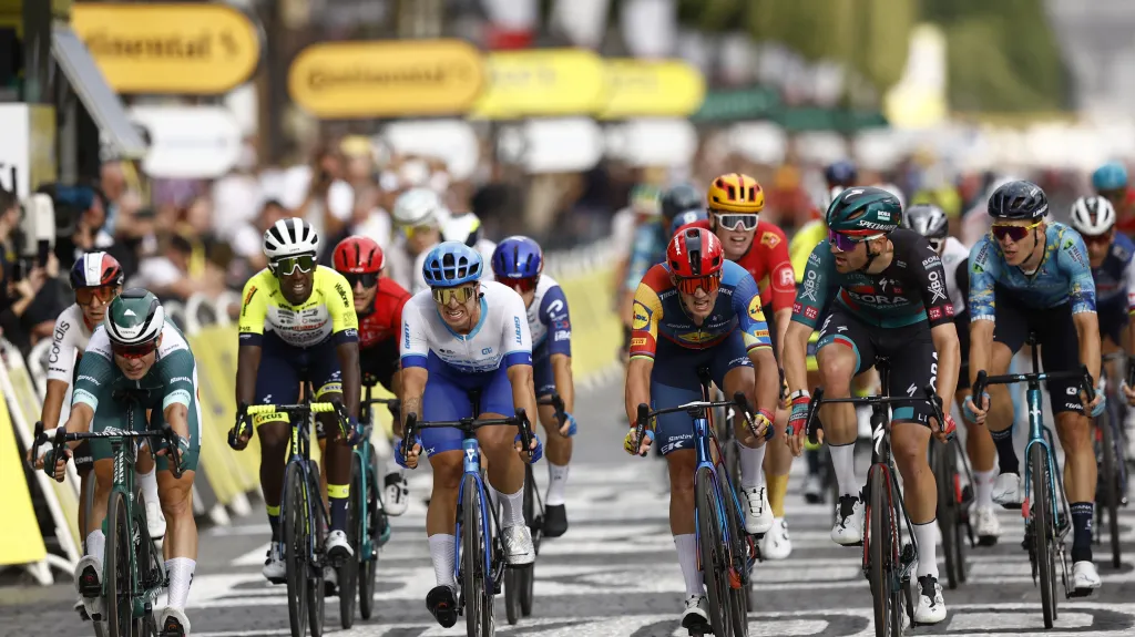 Finiš závěrečné etapy Tour de France 2023