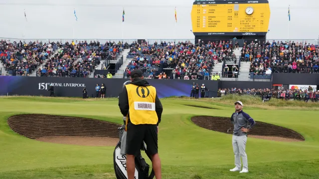 Harman stále vede British Open
