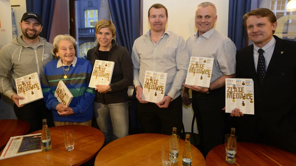 Olympijští medailisté pokřtili knihu Zlaté medaile