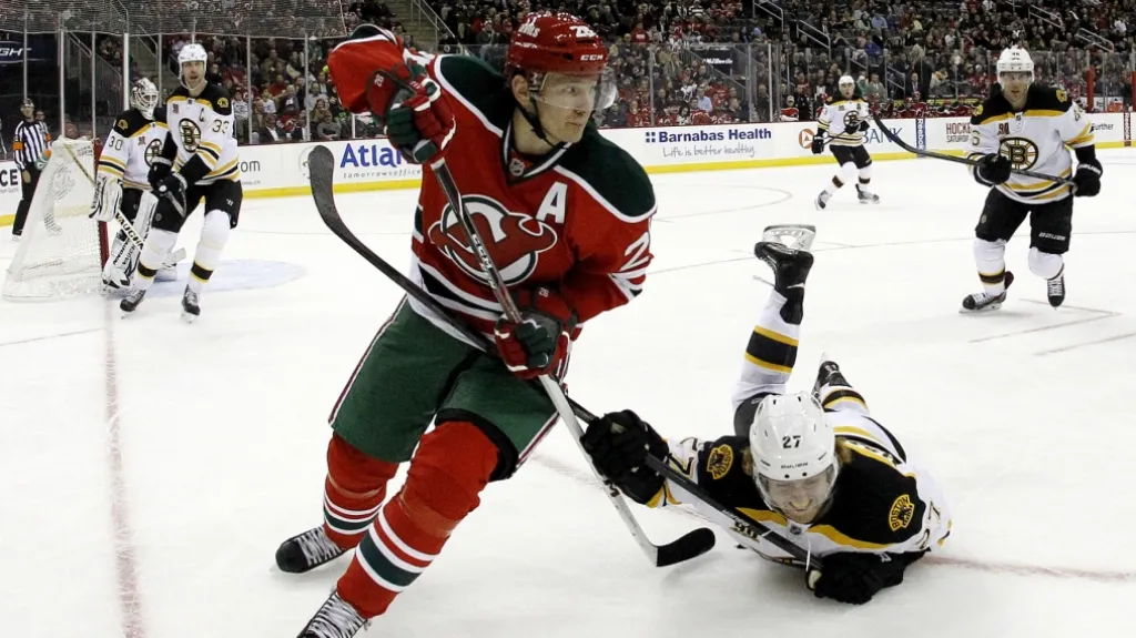 Patrik Eliáš v utkání s Bostonem