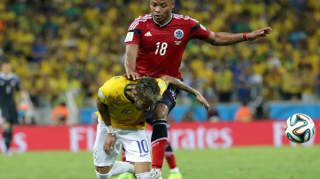 Zákrok Zúňigy na Neymara