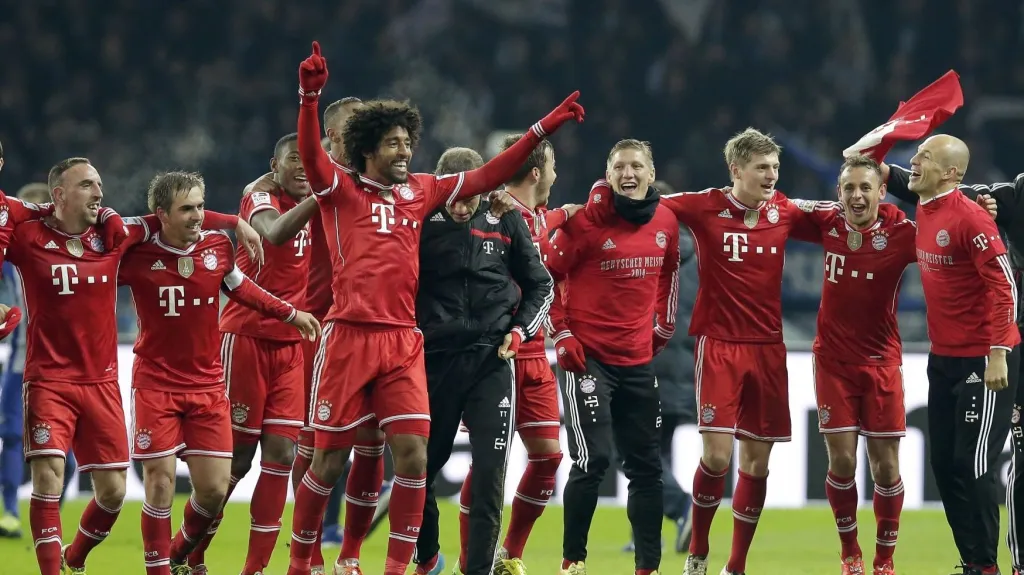 Hráči Bayernu slaví titul