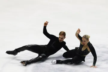 Sourozenci Taschlerovi ve volném tanci na téma Matrix