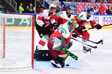 Marek Langhamer zasahuje v utkání proti Švýcarsku