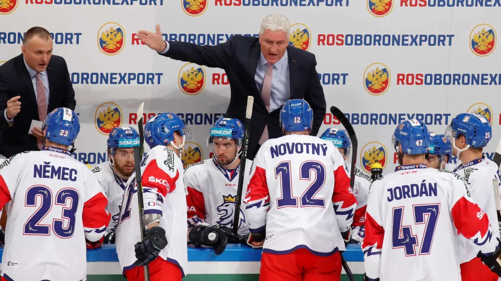 Kouč Miloš Říha upozorňuje na chyby svých svěřenců