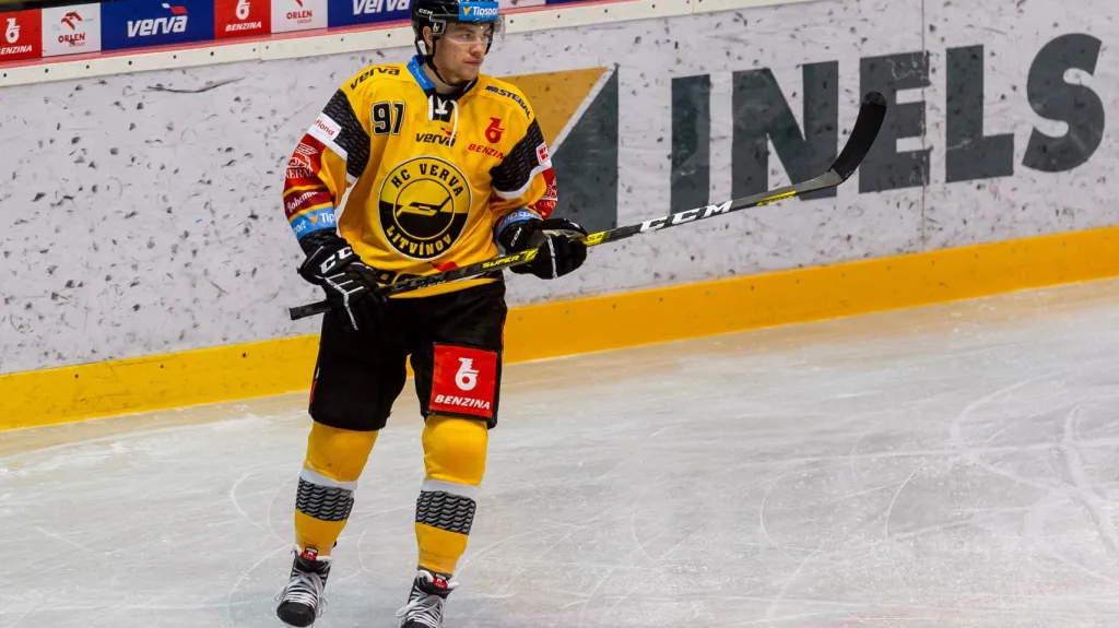 Útočník Jan Myšák v dresu mateřského Litvínova