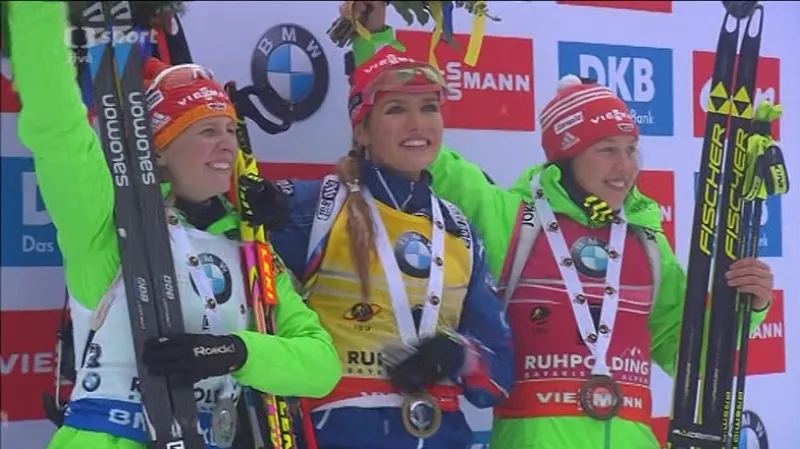 Vyhlašovací ceremoniál po závodě SP žen v Ruhpoldingu