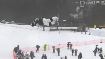 Závod freestyle lyžařů v boulích v Taiře vyhrál Graham