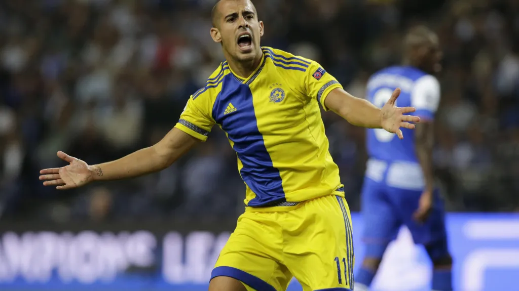 Tal Ben Haim v dresu Maccabi Tel Aviv