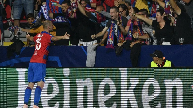 Michael Krmenčík slaví gól v Lize mistrů proti CSKA