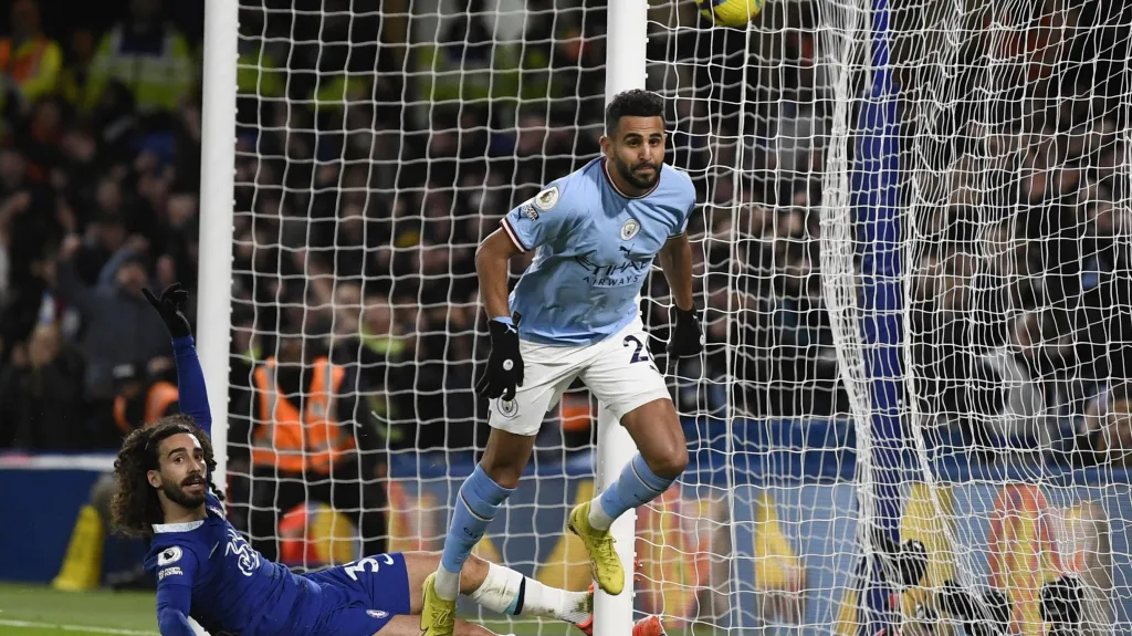 Riyad Mahrez z Manchesteru City po vstřeleném gólu v utkání proti Chelsea