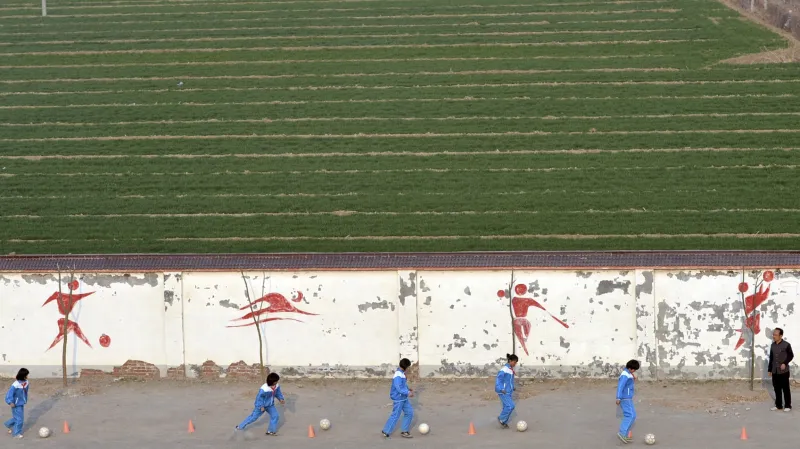 Fotbalový trénink čínských dětí