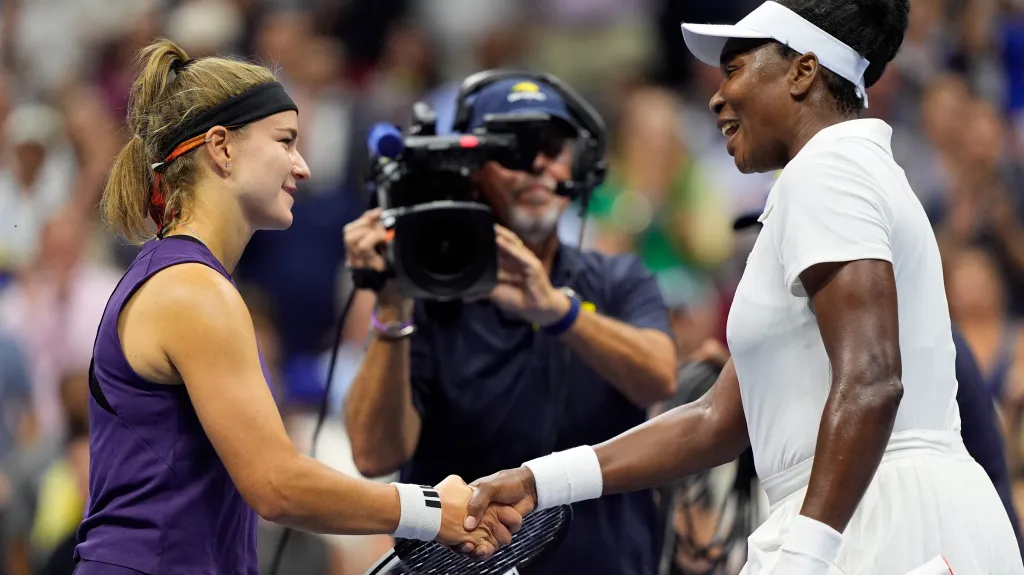 Karolína Muchová a Venus Williamsová