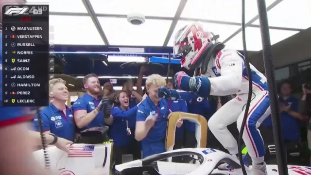 Magnussen mohutně slavil premiérovou pole position