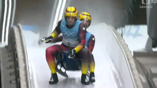 Vítězná jízda dvojice sáňkařů Wendl - Artl