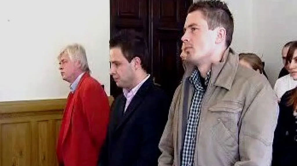 Aleš Schuster a Tomáš Mrázek před soudem