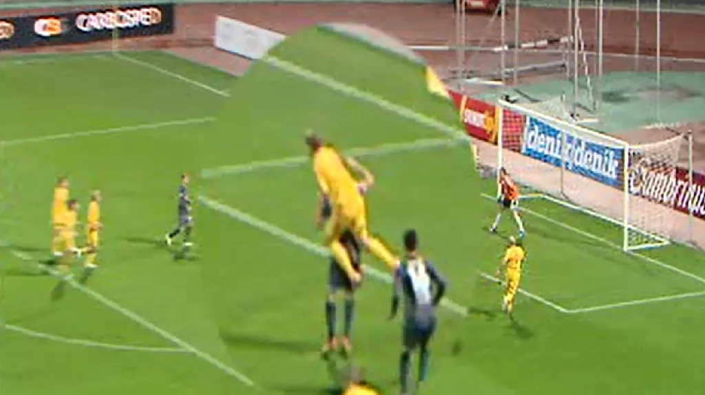 Pospěchův útočný faul na Oberta