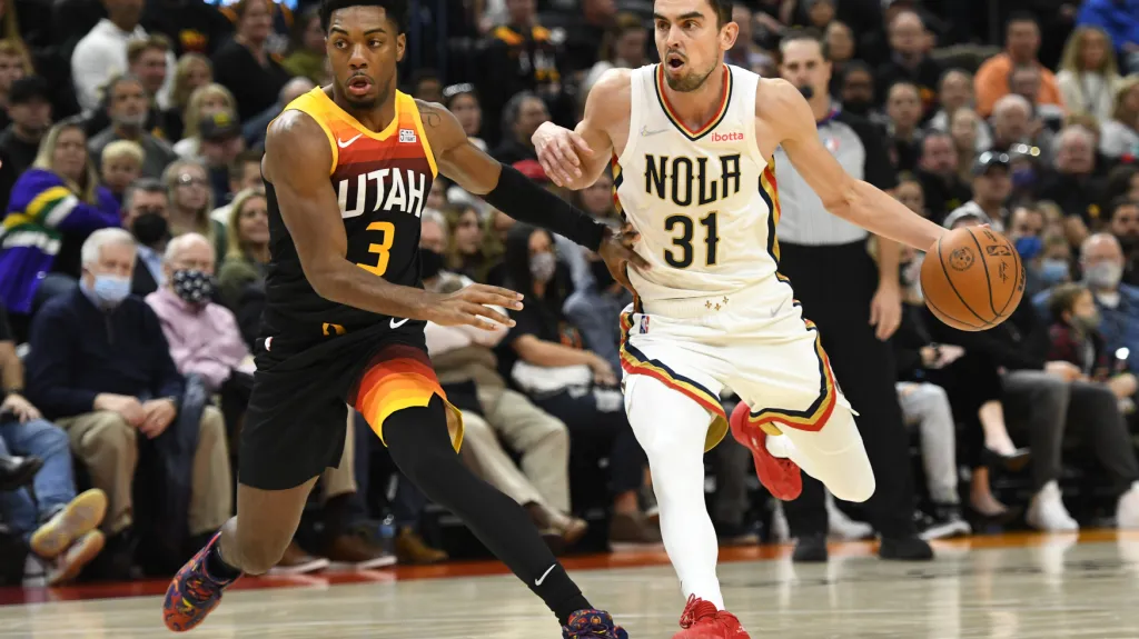 Tomáš Satoranský v utkání s Utahem