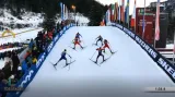 Finále sprintu žen v Toblachu