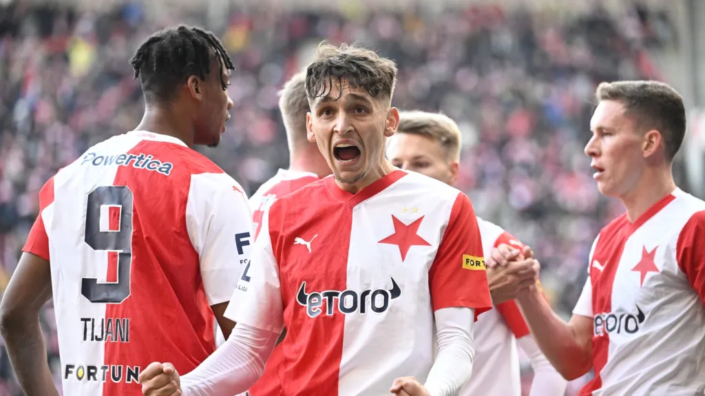 Mojmír Chytil se raduje z jednoho ze svých tří gólů