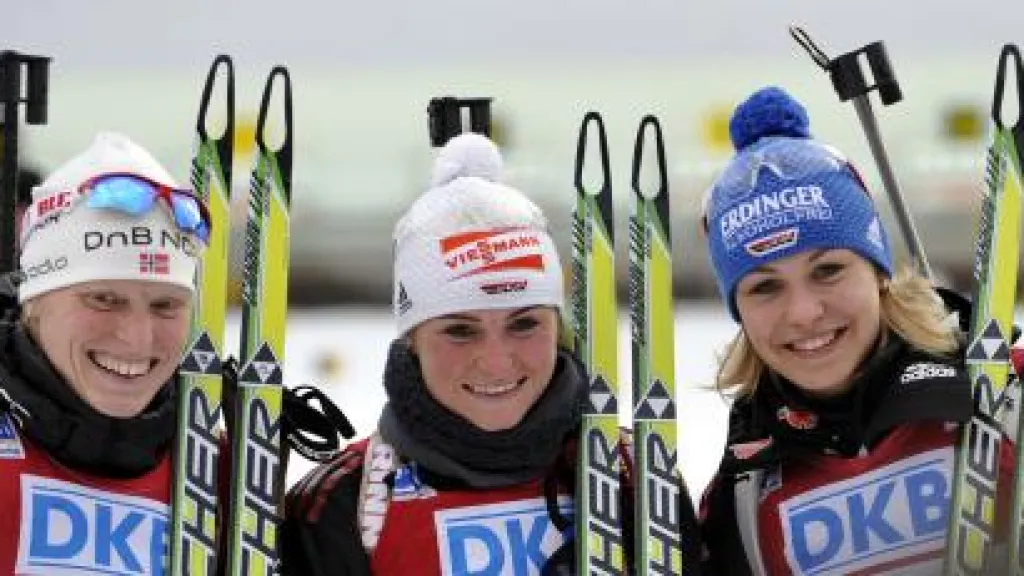 Tora Bergerová vyhrála sprint SP biatlonistek