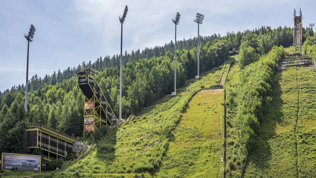 Areál skokanských můstků v Harrachově