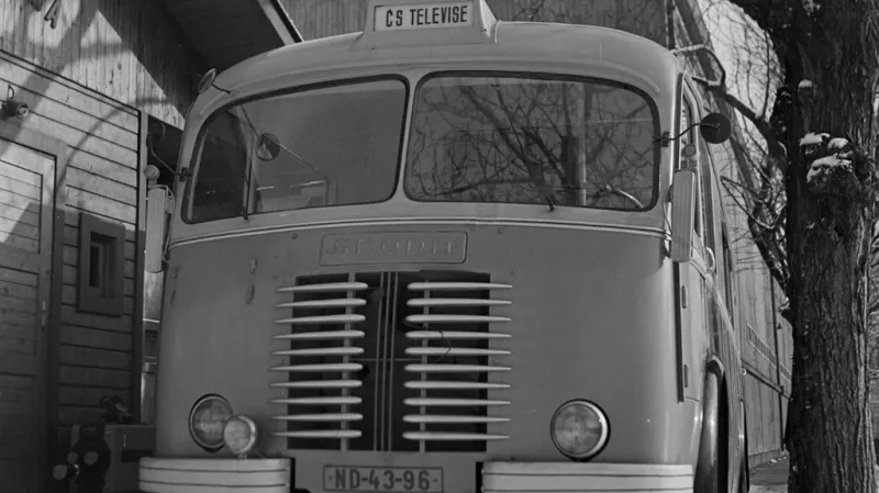 Vůz Československé televize při prvním přímém přenosu