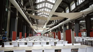 Jídelna v olympijské vesnici v Paříži