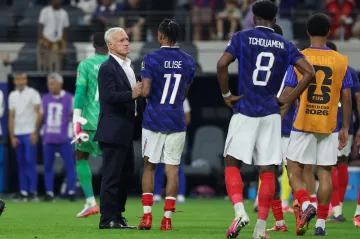 Didier Deschamps děkuje hráčům Francie