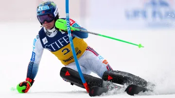 Jízdy Henrika Kristoffersena a Timona Haugana v 1. kole slalomu